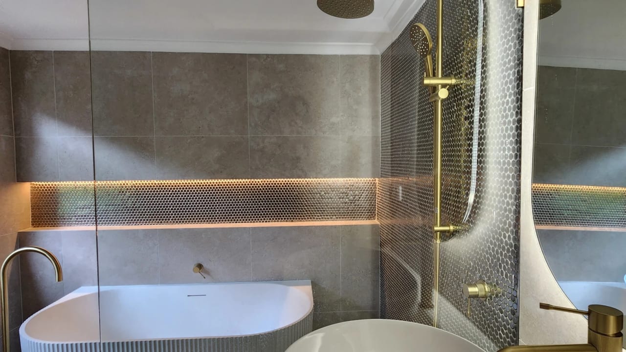 Whole property with 3 rooms for rent