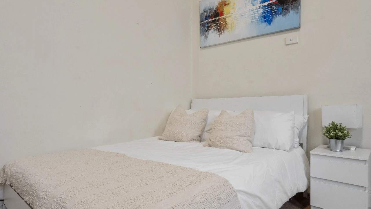 Furnished room in a share house