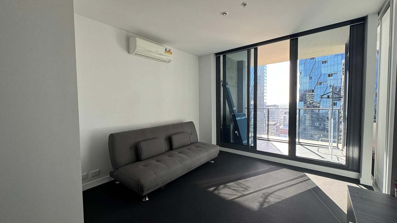 Furnished room with ensuite in a flatshare