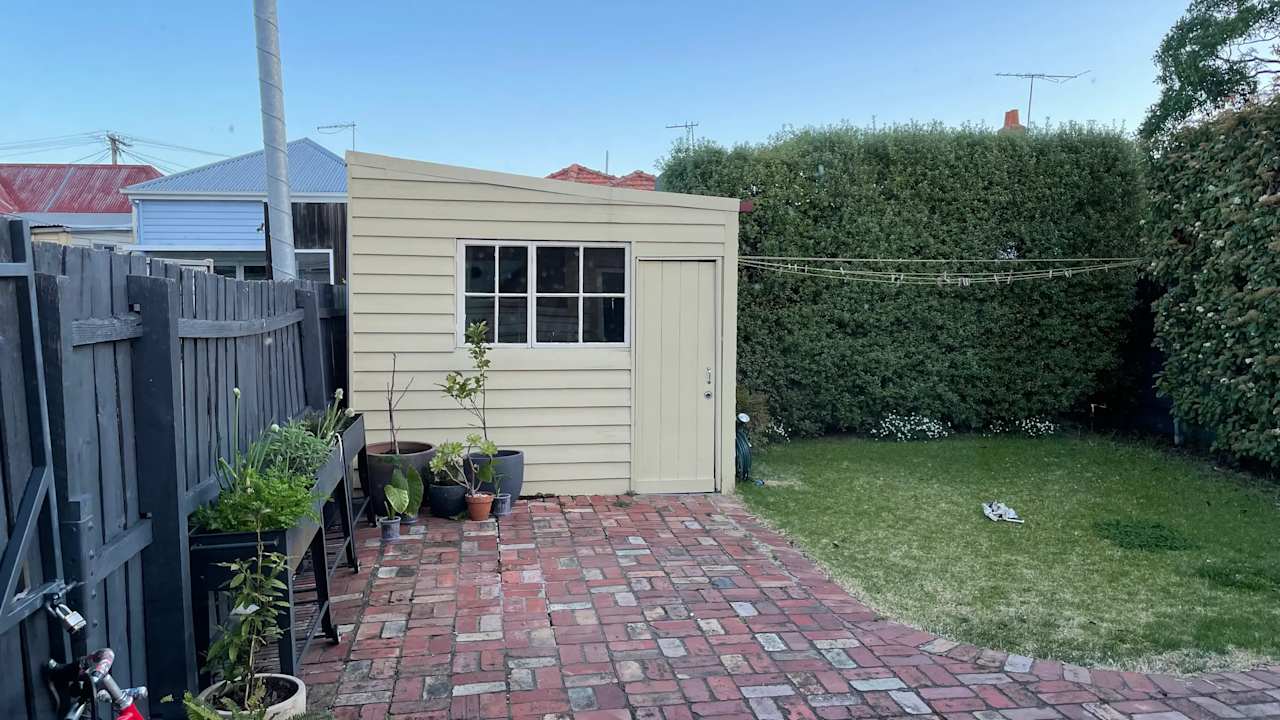 Unfurnished room in a share house
