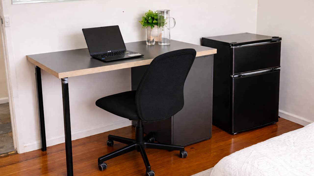 Furnished room in a share house