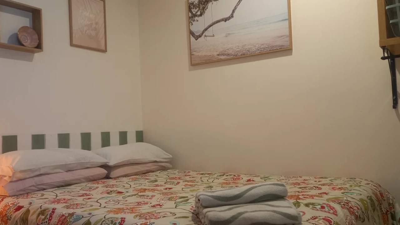 Furnished room in a share house