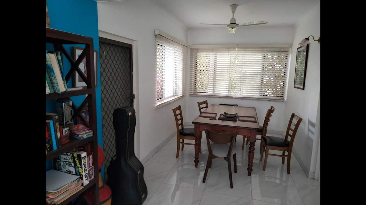 Room in a share house