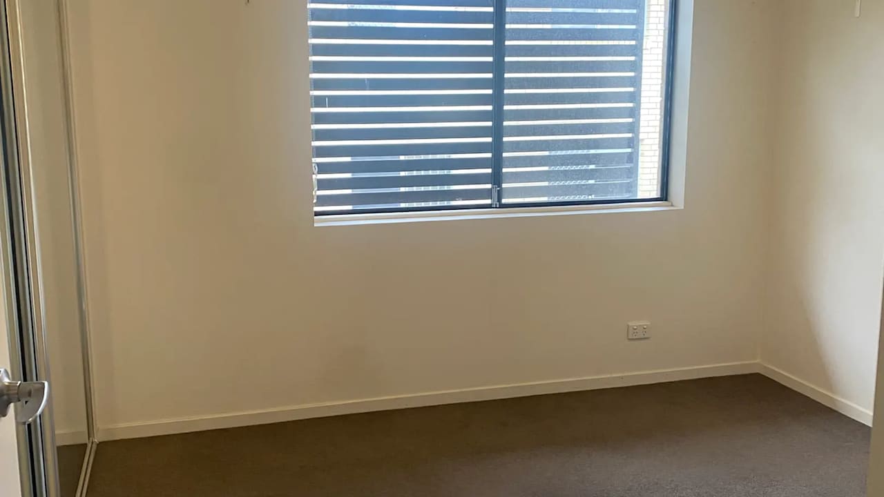 Unfurnished room with own bathroom