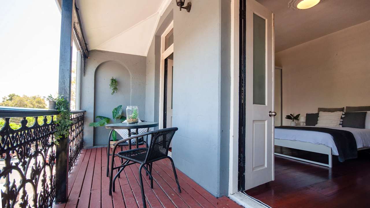 Furnished room in a flatshare