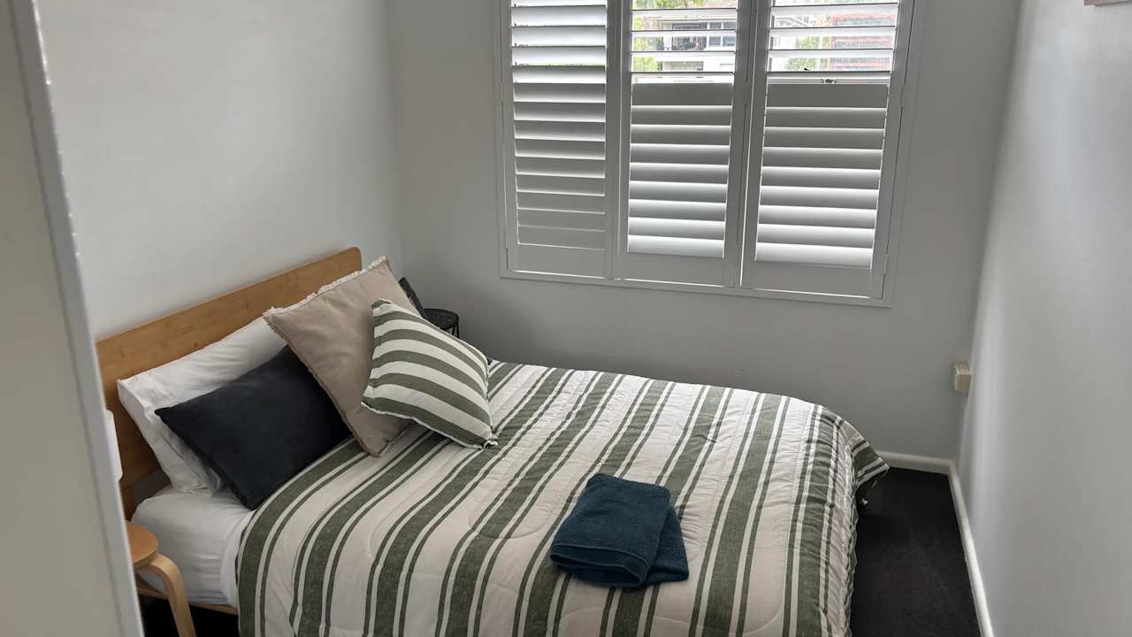 Furnished room in a flatshare