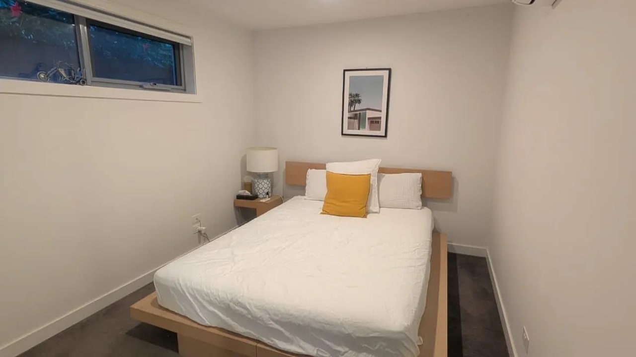 Room in a share house
