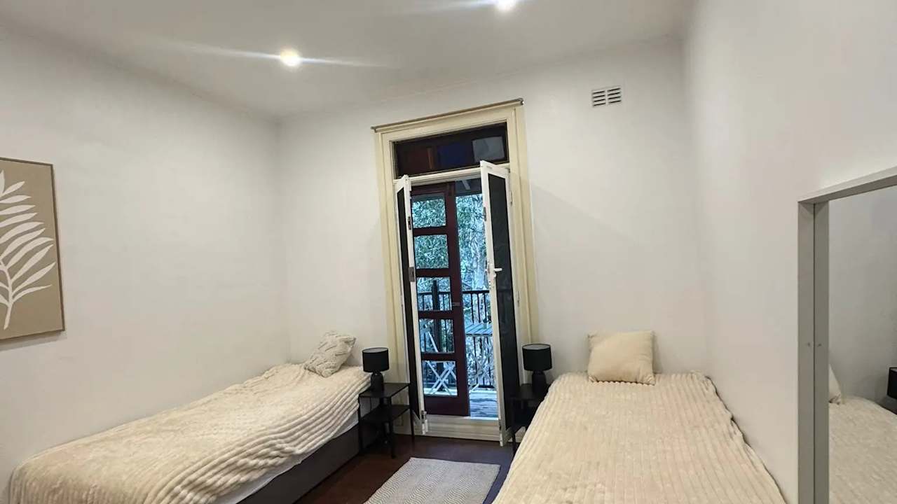 Furnished room in a share house