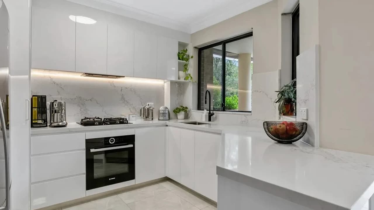 Furnished room in a flatshare
