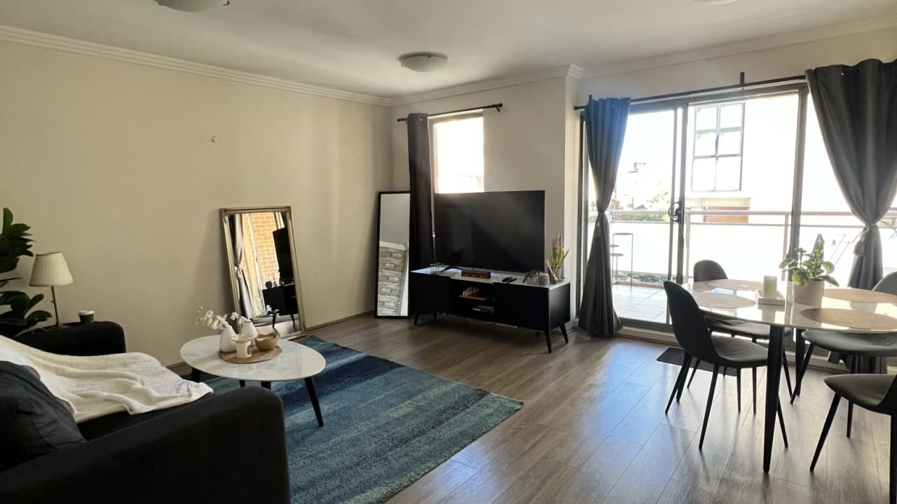 Furnished room in a flatshare