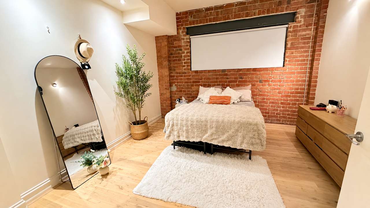 Furnished room with own bathroom