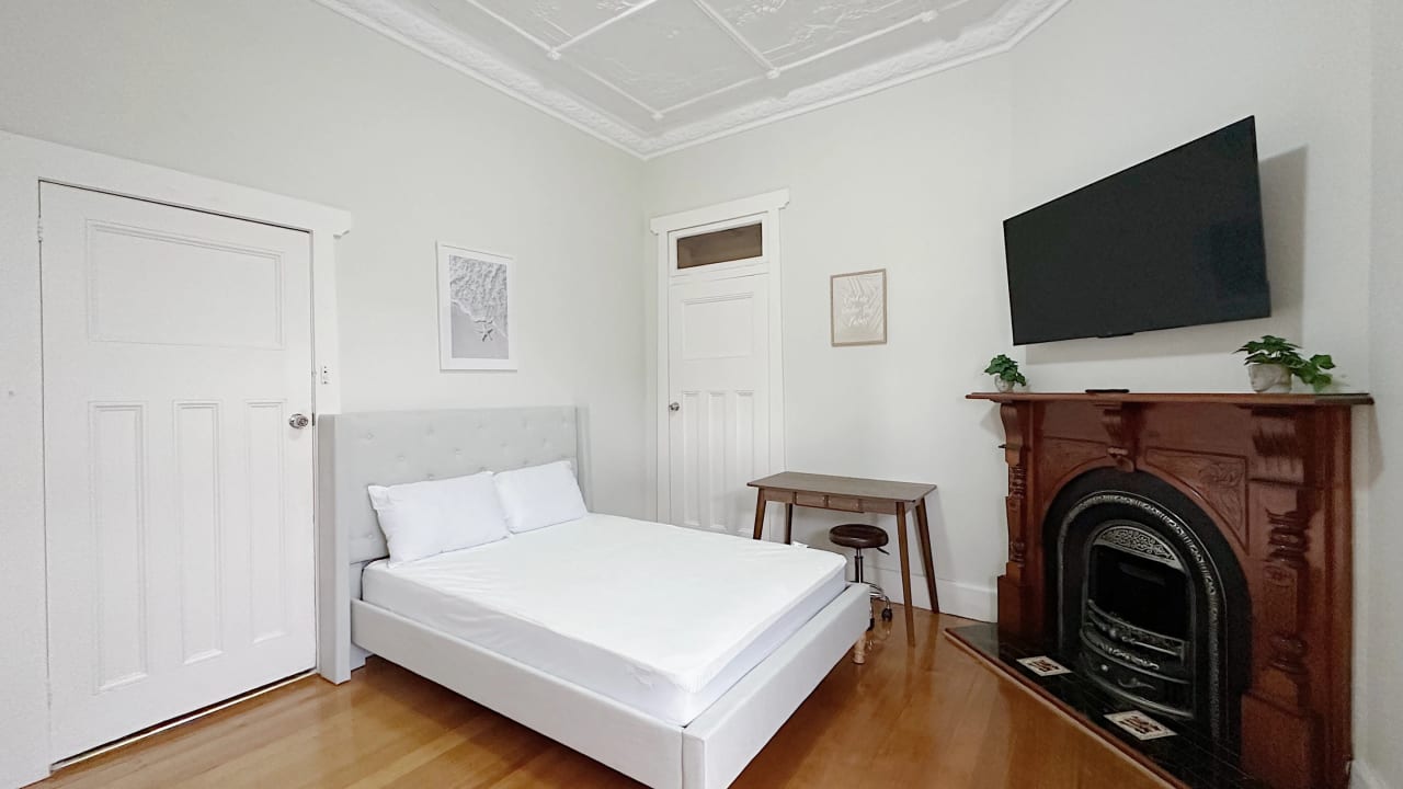 Furnished room in a share house