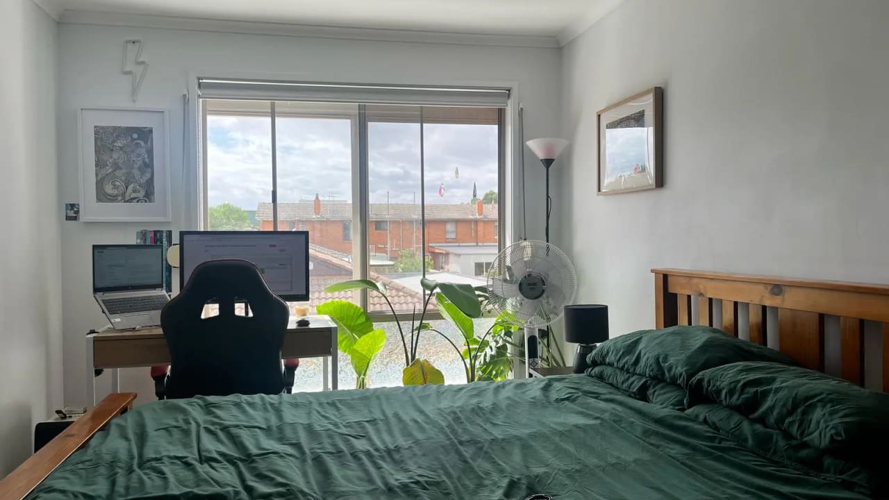 Room in a share house