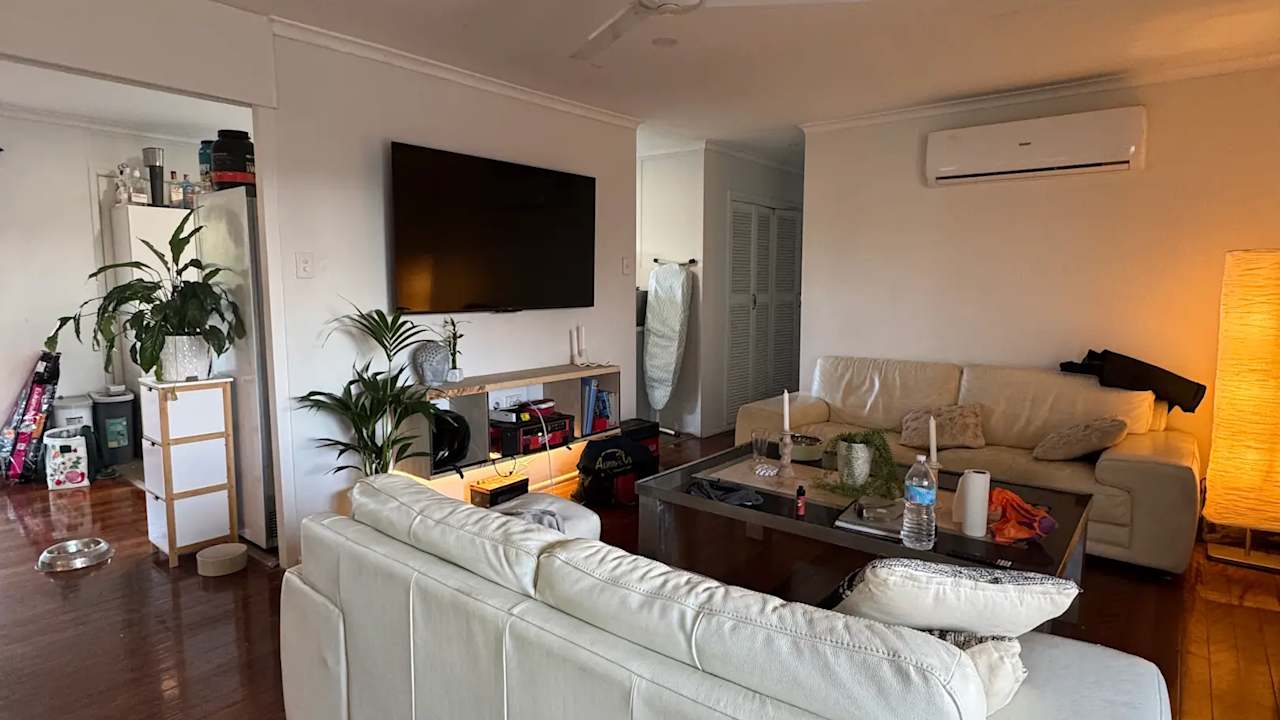 Unfurnished room in a share house