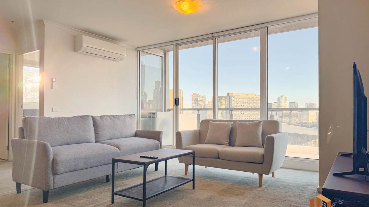 Furnished room in a flatshare