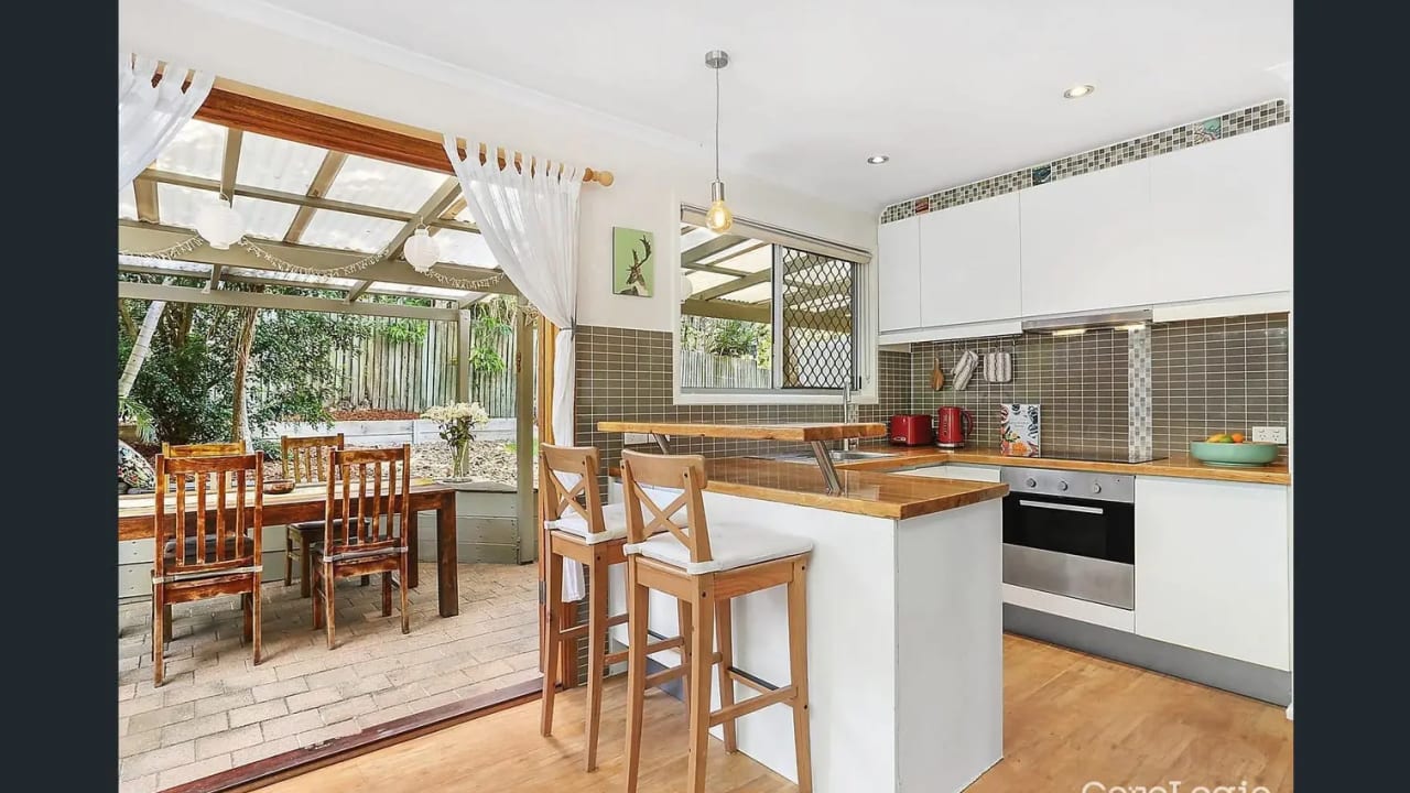 Whole property with 3 rooms for rent