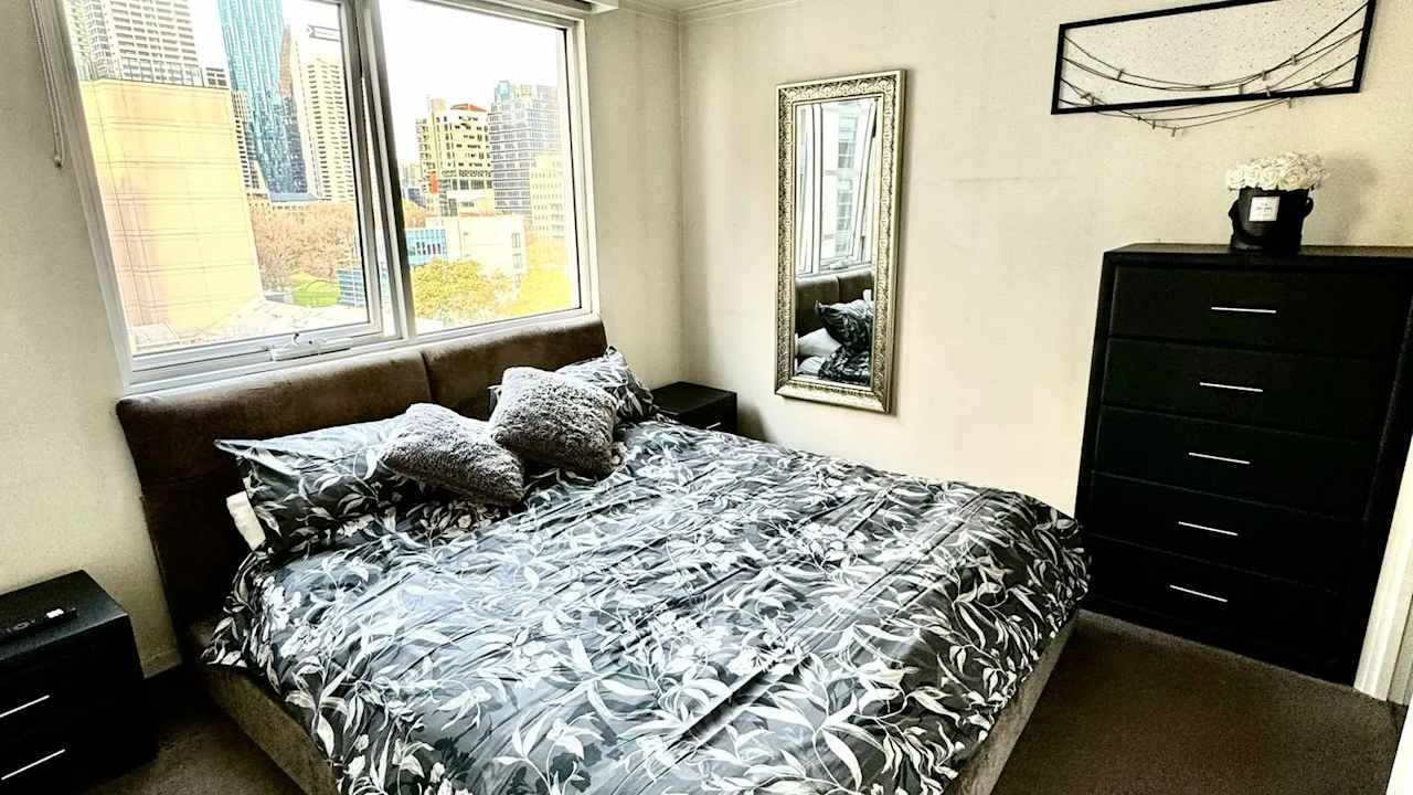 Furnished room with ensuite in a flatshare
