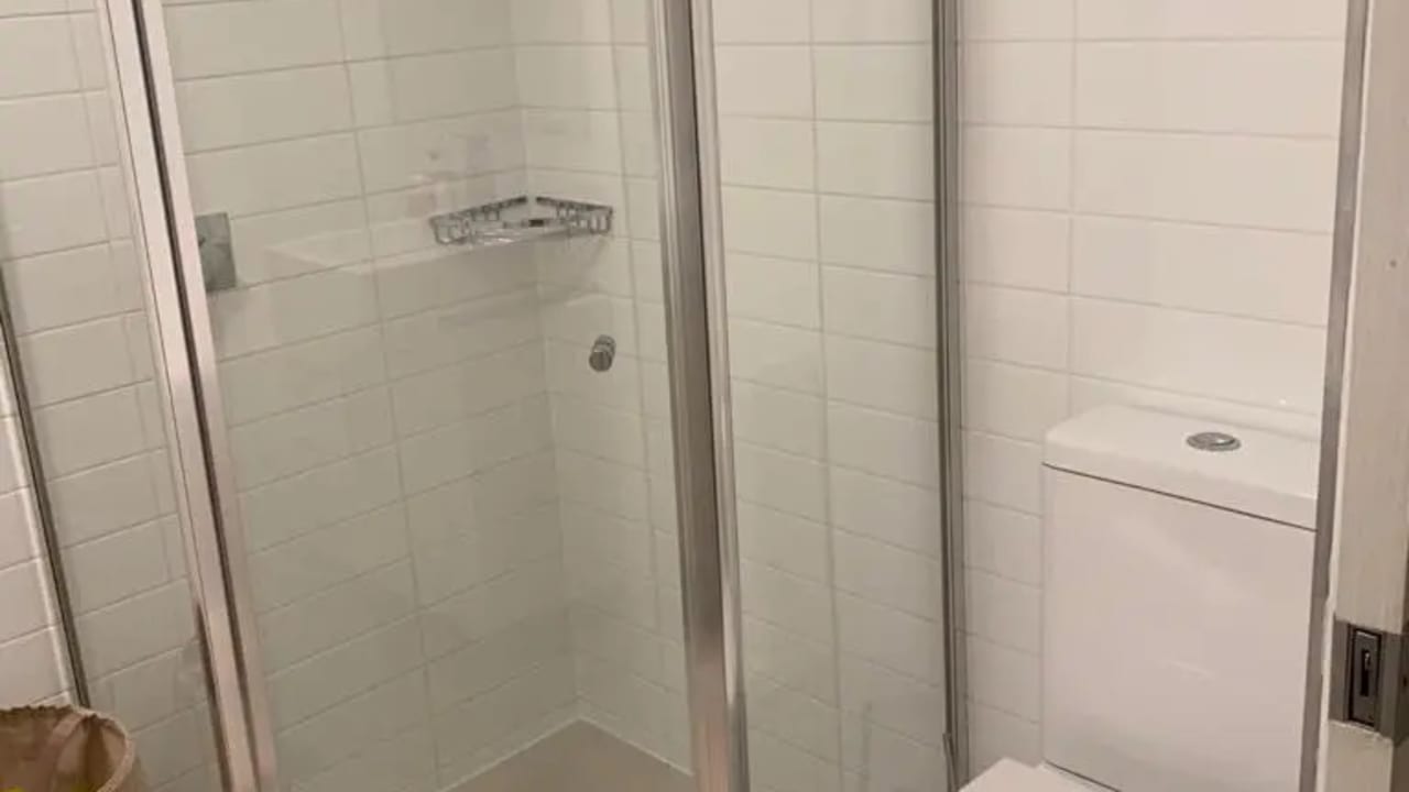 Room with ensuite in a flatshare