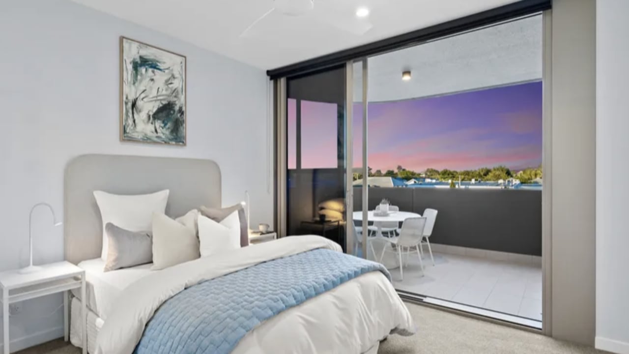 Unfurnished room with own bathroom