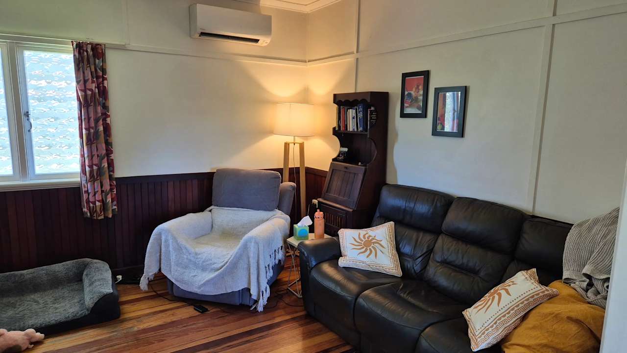 Room in a share house