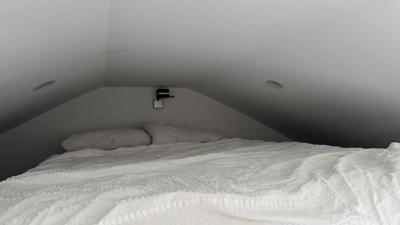 Furnished room studio flat for rent