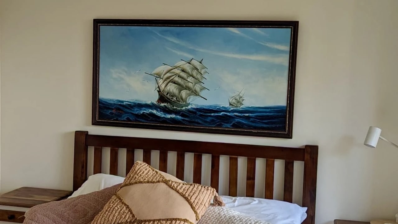 Furnished room in a share house