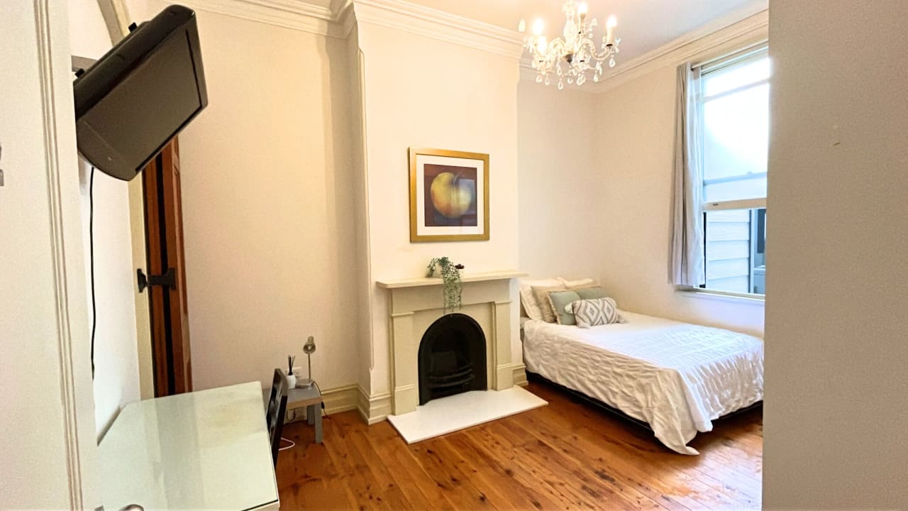 Furnished room in a share house