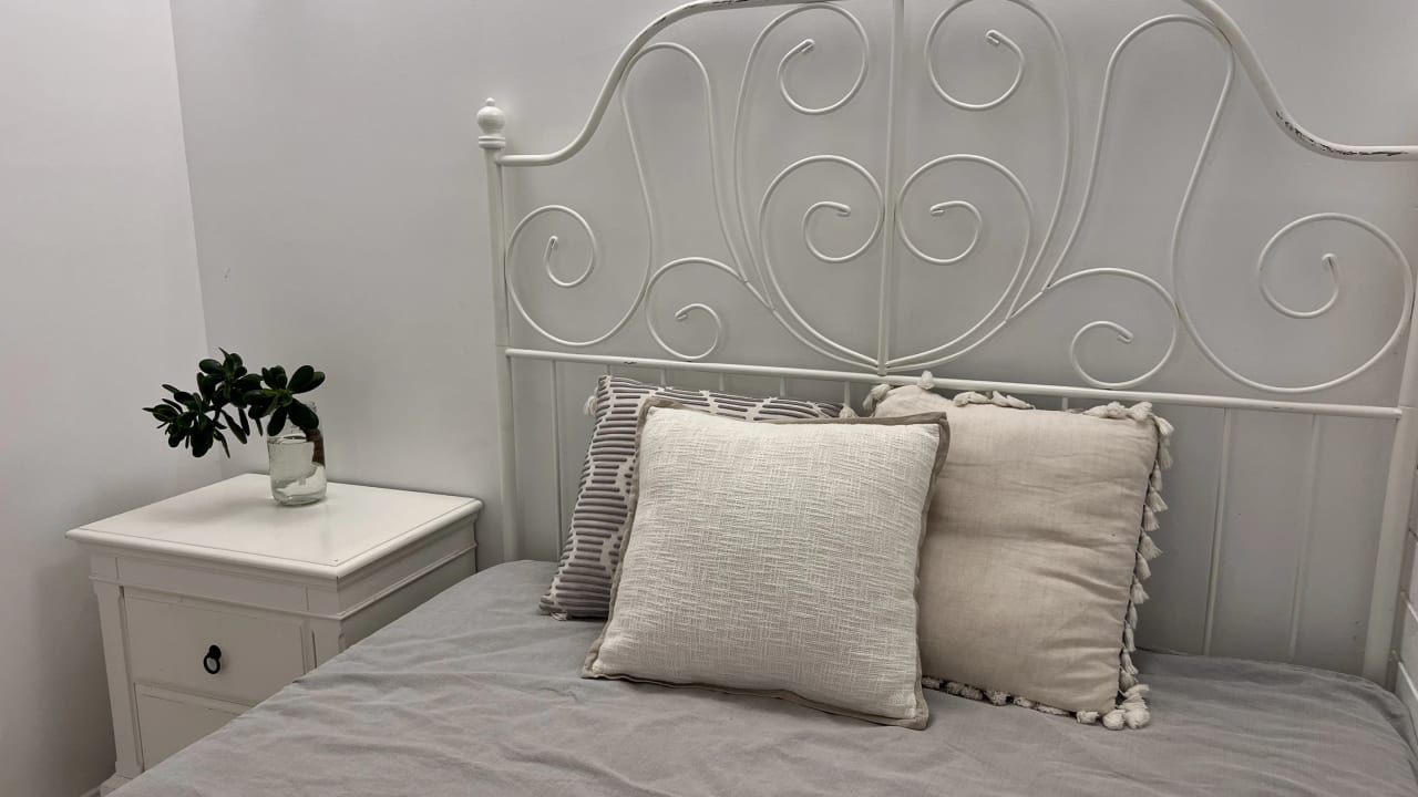 Whole property with 2 rooms for rent