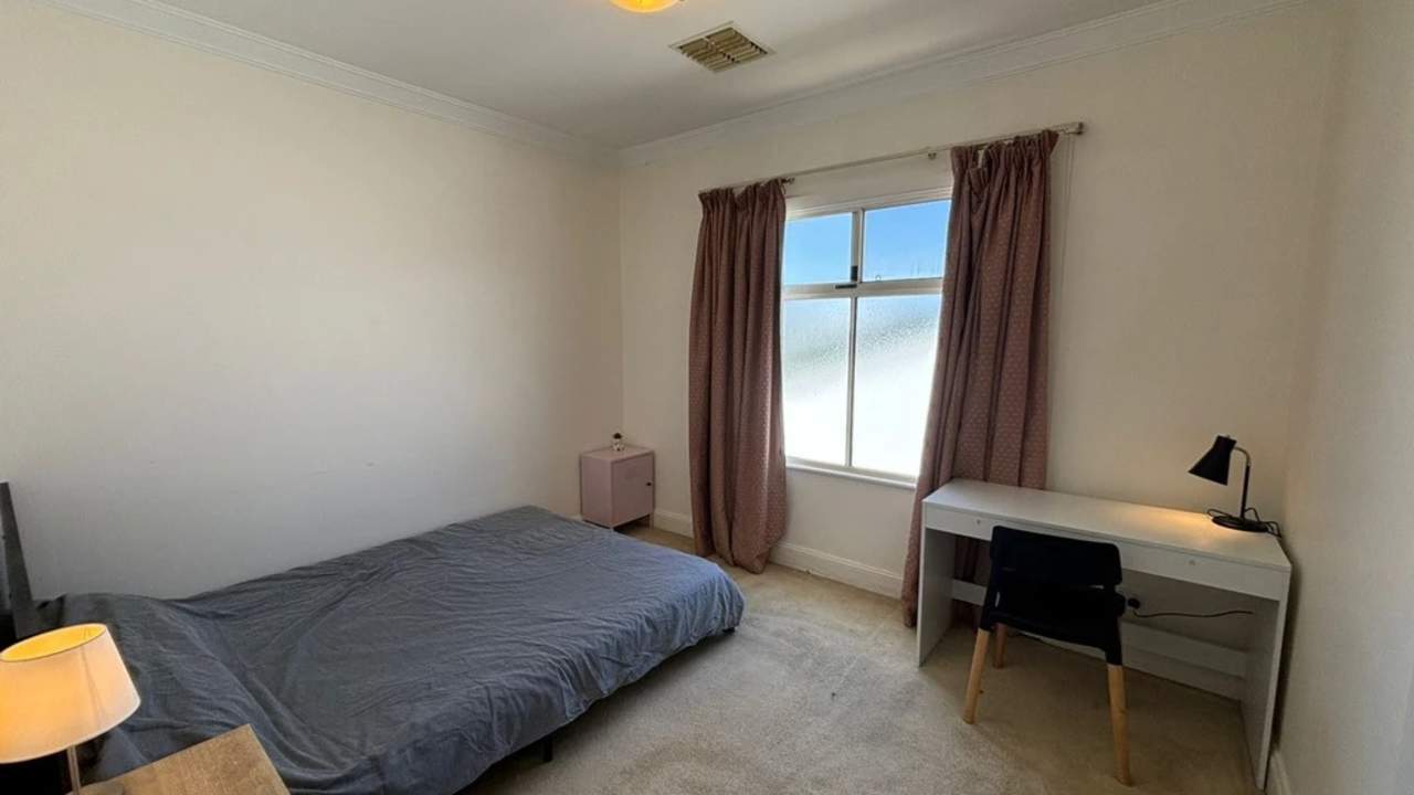 Room in a share house
