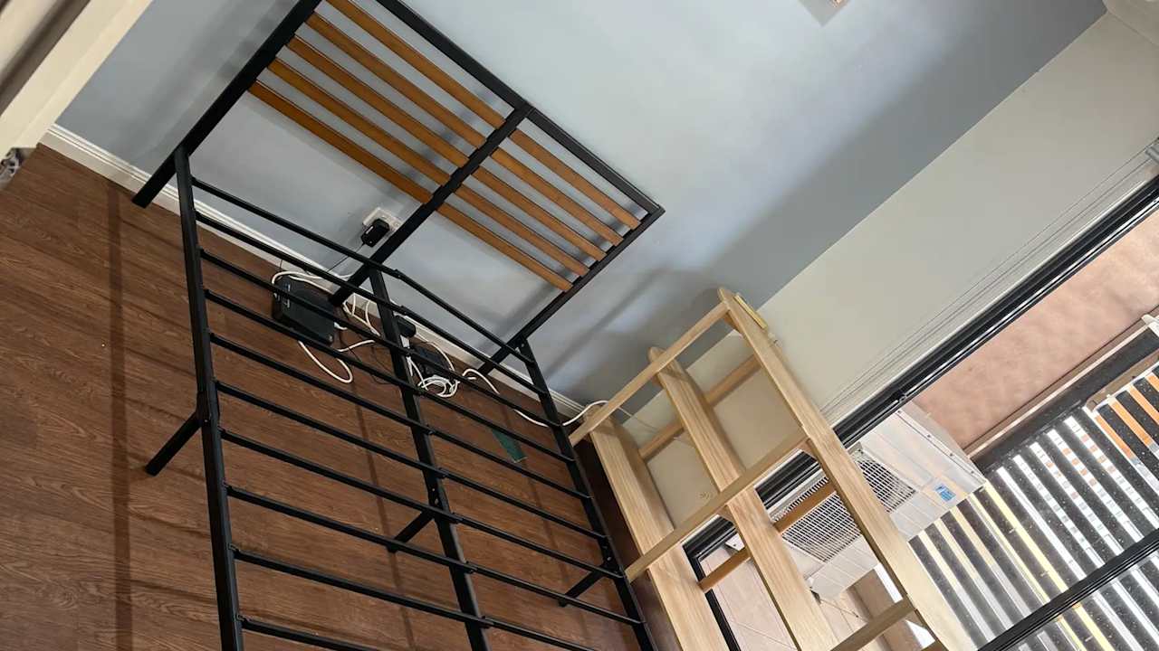 Furnished room in a flatshare