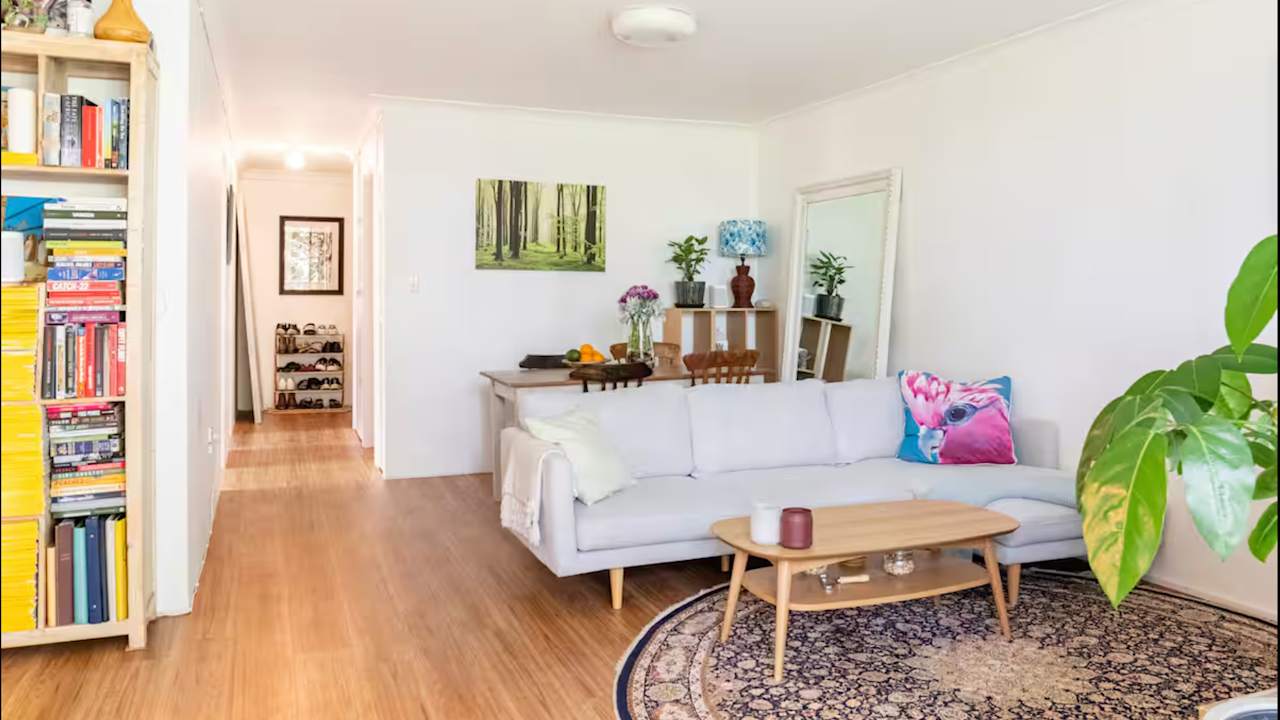 Furnished room in a flatshare