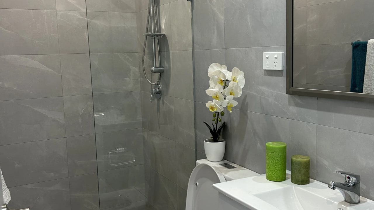 Room with ensuite in a share house