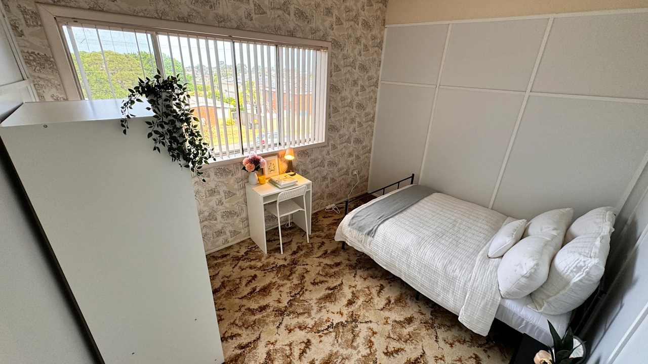 Furnished room in a share house