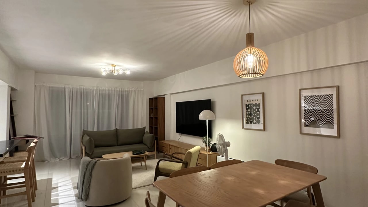 Furnished room in a flatshare