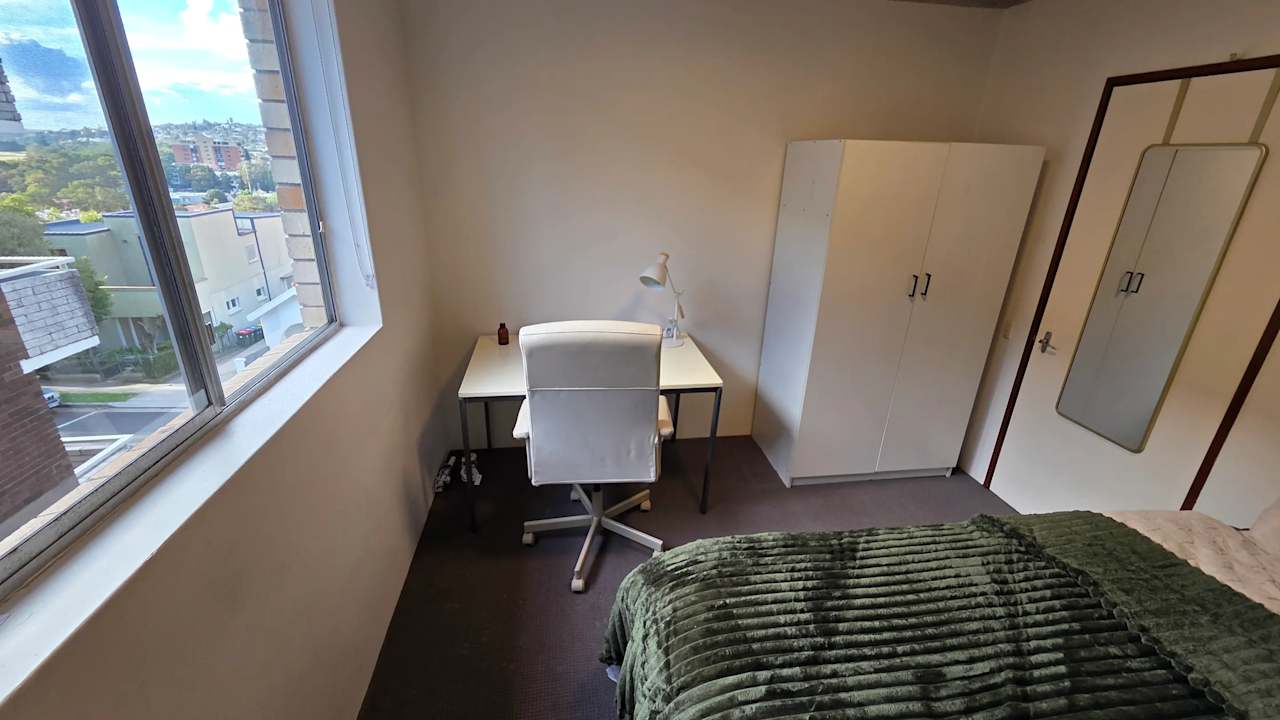 Furnished room in a flatshare