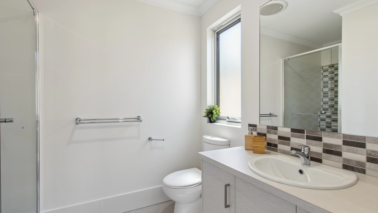 Furnished room with ensuite in a share house