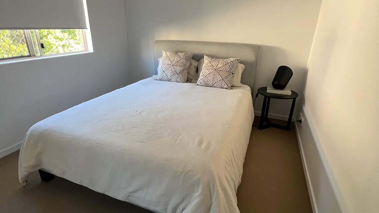 Unfurnished room with own bathroom