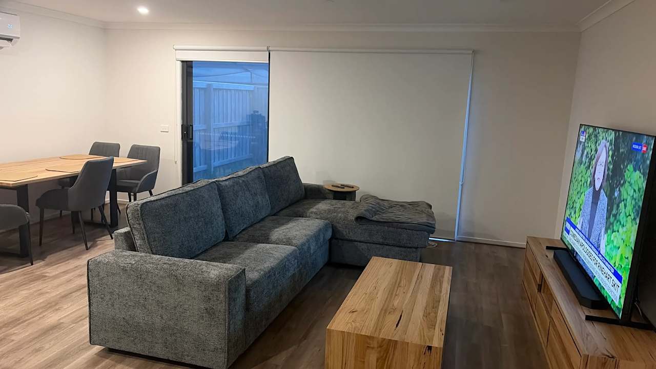 Unfurnished room with own bathroom