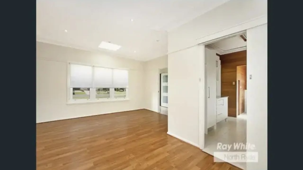 Room in a share house