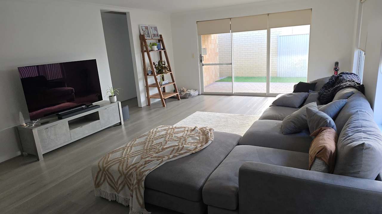 Unfurnished room with own bathroom