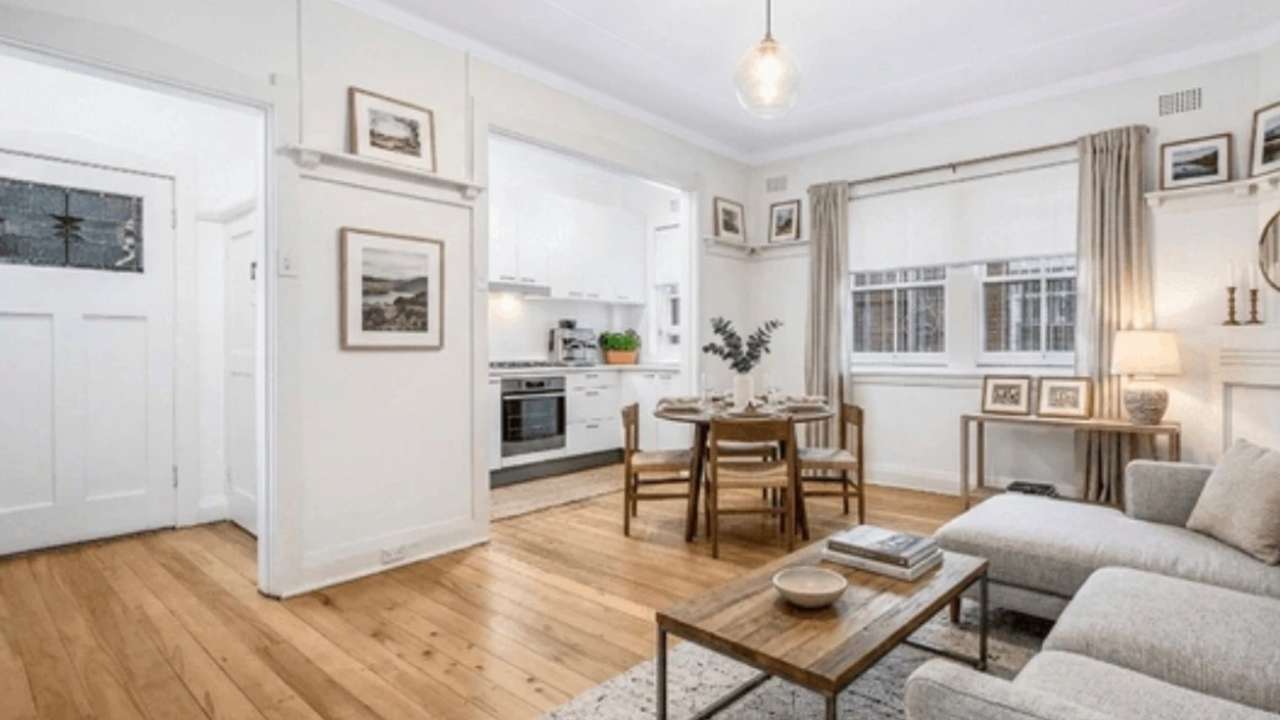 Furnished room in a flatshare