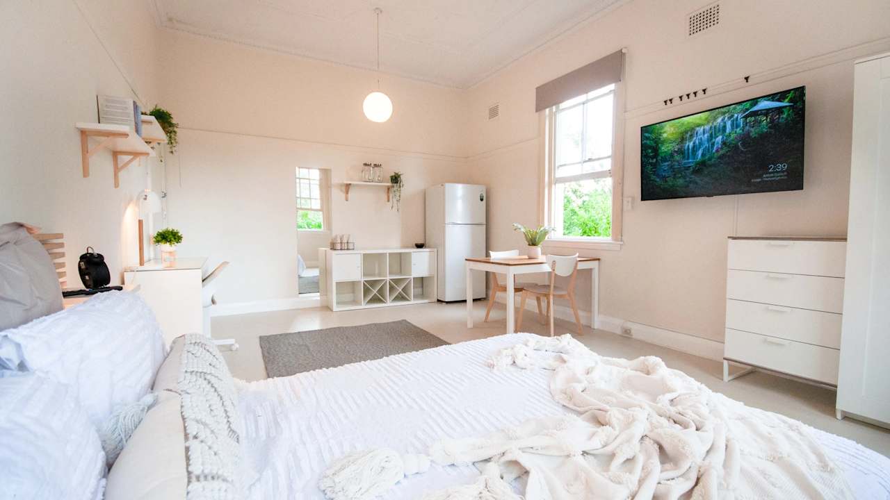 Furnished room in a share house