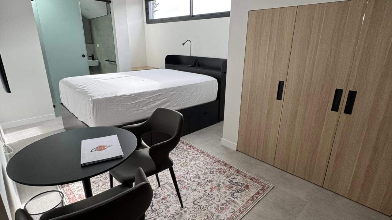 Furnished room studio flat for rent