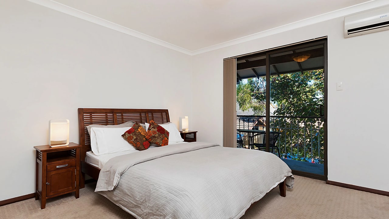 Furnished room in a share house