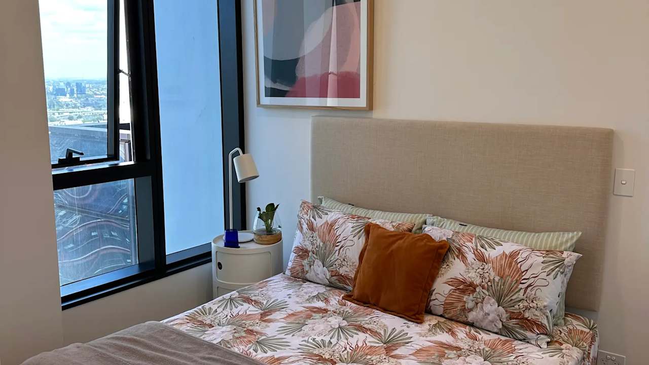 Furnished room with ensuite in a flatshare