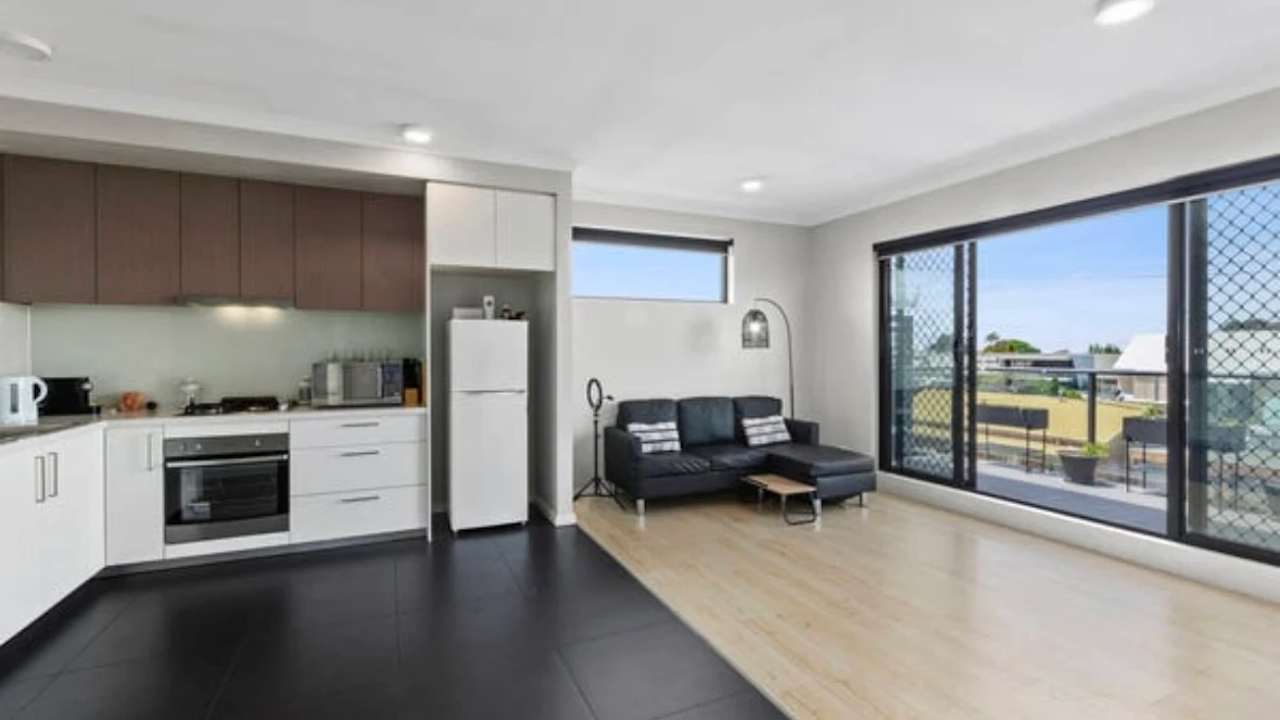 Unfurnished room in a flatshare