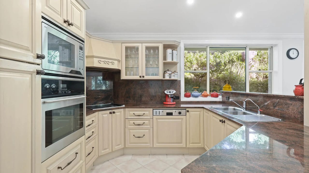 Whole property with 3 rooms for rent