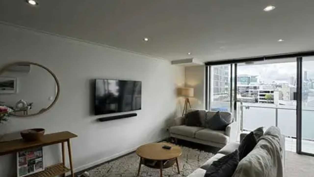 Unfurnished room with own bathroom
