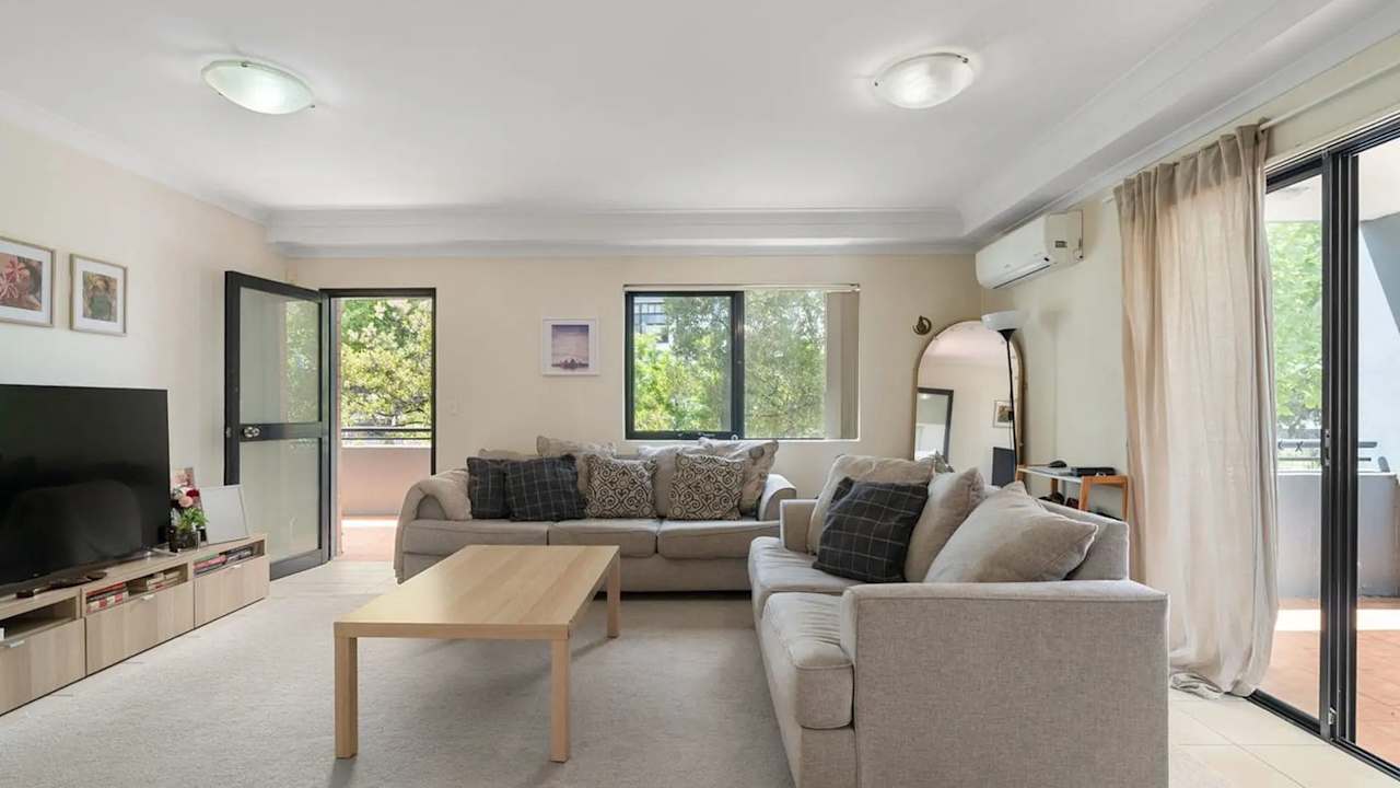 Whole property with 2 rooms for rent