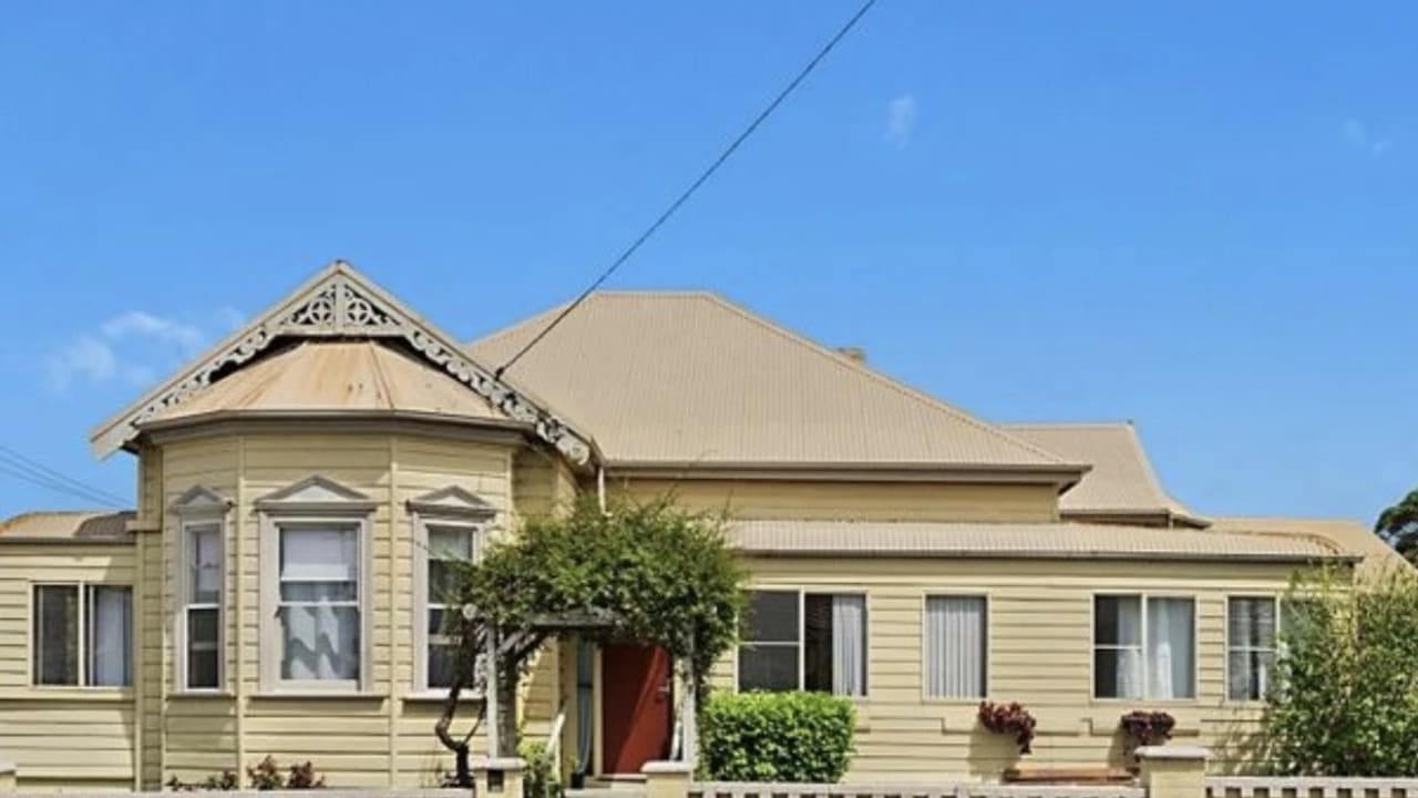 Furnished room with ensuite in a share house